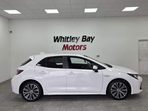 Toyota Corolla VVT-h Design - U13528898