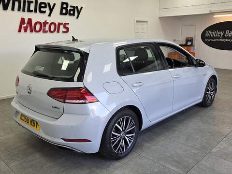 Volkswagen Golf TSI EVO SE - U13528966