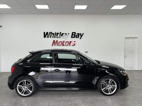 Audi A1 TFSI S line - U13529054