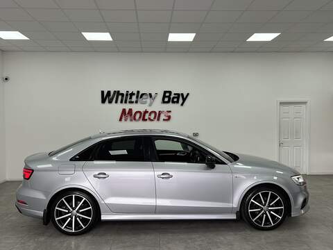 Audi A3 TFSI CoD Black Edition - U13529122