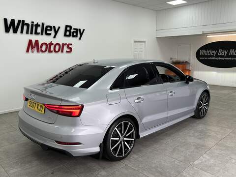 Audi A3 TFSI CoD Black Edition - U13529122