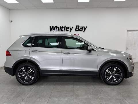 Volkswagen Tiguan TDI BlueMotion Tech SE Navigation - U13529156