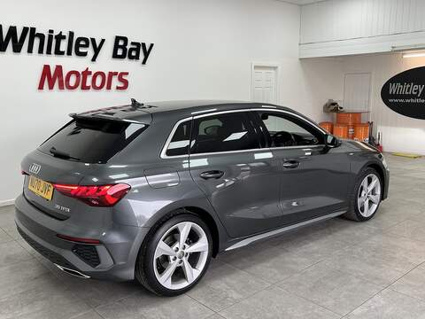 Audi A3 TFSI S line - U13529245