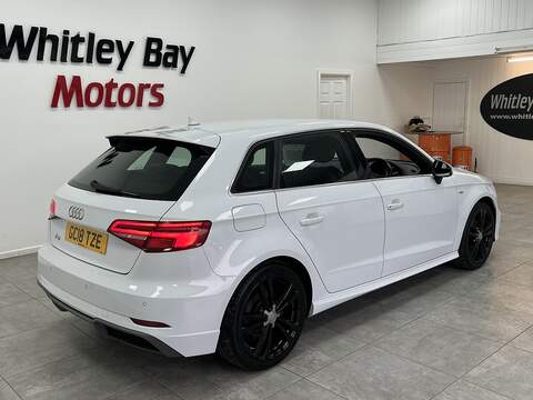 Audi A3 TFSI S line - U13529390