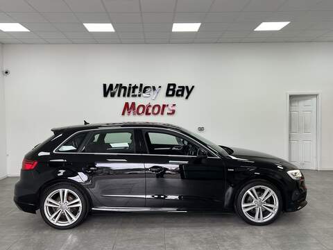 Audi A3 TFSI CoD S line - U13529445