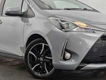 Toyota Yaris VVT-h Design 