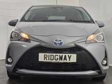 Toyota Yaris VVT-h Design 