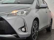 Toyota Yaris VVT-h Design 