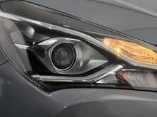 Toyota Yaris VVT-h Design 