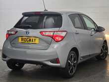 Toyota Yaris VVT-h Design 