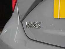 Toyota Yaris VVT-h Design 