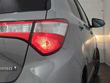 Toyota Yaris VVT-h Design 
