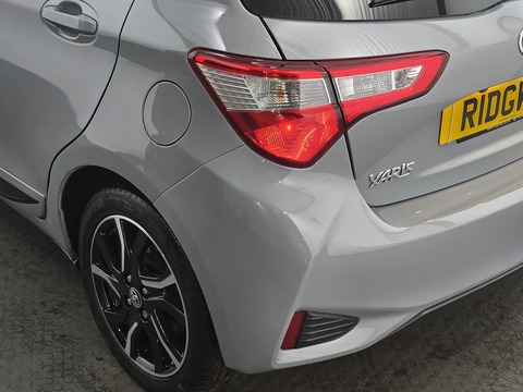 1.5 VVT-h Design Hatchback 5dr Petrol Hybrid E-CVT Euro 6 (s/s) (100 ps)