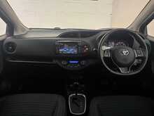 Toyota Yaris VVT-h Design 