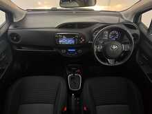 Toyota Yaris VVT-h Design 