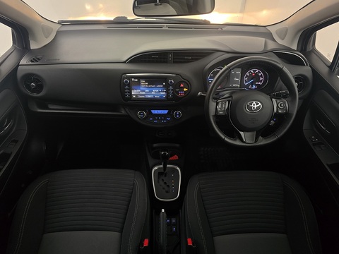 1.5 VVT-h Design Hatchback 5dr Petrol Hybrid E-CVT Euro 6 (s/s) (100 ps)