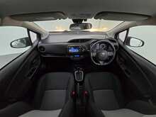 Toyota Yaris VVT-h Design 