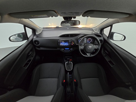 1.5 VVT-h Design Hatchback 5dr Petrol Hybrid E-CVT Euro 6 (s/s) (100 ps)