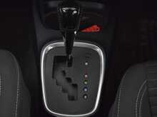 Toyota Yaris VVT-h Design 