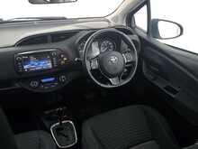 Toyota Yaris VVT-h Design 