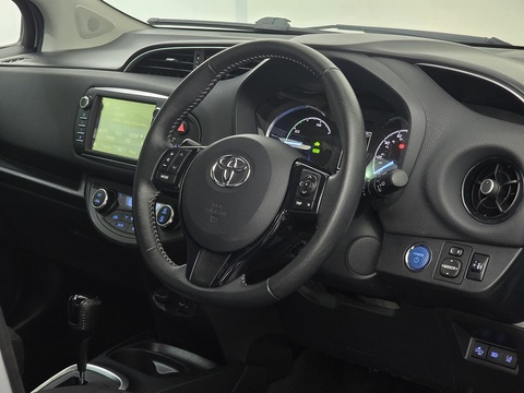 1.5 VVT-h Design Hatchback 5dr Petrol Hybrid E-CVT Euro 6 (s/s) (100 ps)