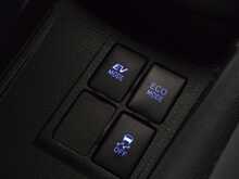 Toyota Yaris VVT-h Design 