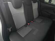 Toyota Yaris VVT-h Design 