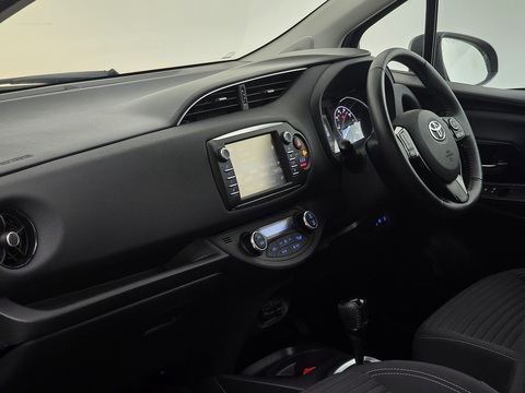 1.5 VVT-h Design Hatchback 5dr Petrol Hybrid E-CVT Euro 6 (s/s) (100 ps)