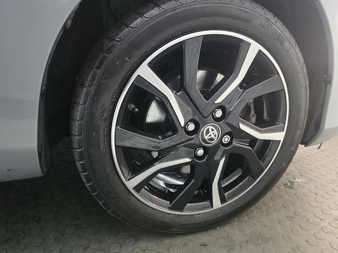 1.5 VVT-h Design Hatchback 5dr Petrol Hybrid E-CVT Euro 6 (s/s) (100 ps)