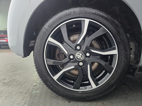 1.5 VVT-h Design Hatchback 5dr Petrol Hybrid E-CVT Euro 6 (s/s) (100 ps)