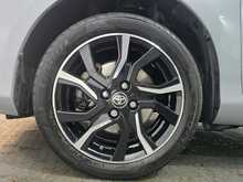 Toyota Yaris VVT-h Design 