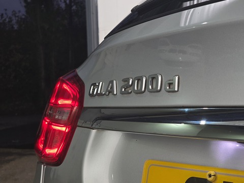 2.1 GLA200d AMG Line (Premium Plus) SUV 5dr Diesel 7G-DCT 4MATIC Euro 6 (s/s) (136 ps)