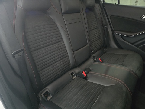 2.1 GLA200d AMG Line (Premium Plus) SUV 5dr Diesel 7G-DCT 4MATIC Euro 6 (s/s) (136 ps)