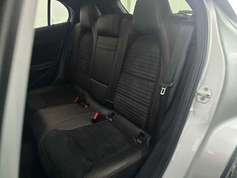 2.1 GLA200d AMG Line (Premium Plus) SUV 5dr Diesel 7G-DCT 4MATIC Euro 6 (s/s) (136 ps)