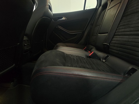 2.1 GLA200d AMG Line (Premium Plus) SUV 5dr Diesel 7G-DCT 4MATIC Euro 6 (s/s) (136 ps)