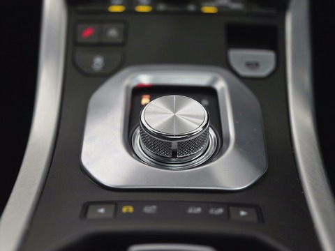 2.0 TD4 SE Tech SUV 5dr Diesel Auto 4WD Euro 6 (s/s) (180 ps)