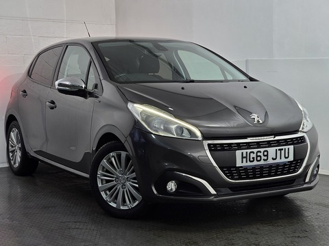 1.2 PureTech Signature Hatchback 5dr Petrol Manual Euro 6 (s/s) (82 ps)