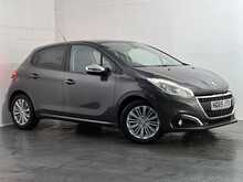Peugeot 208 PureTech Signature 