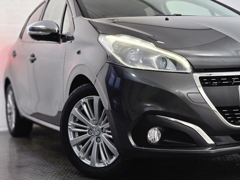 1.2 PureTech Signature Hatchback 5dr Petrol Manual Euro 6 (s/s) (82 ps)