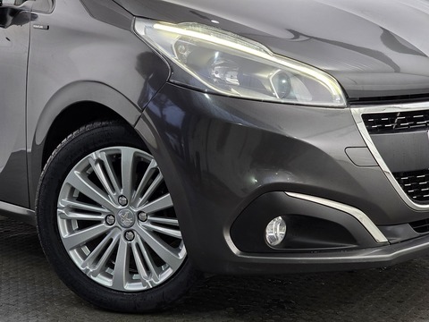 1.2 PureTech Signature Hatchback 5dr Petrol Manual Euro 6 (s/s) (82 ps)