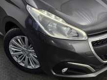 Peugeot 208 PureTech Signature 