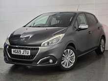 Peugeot 208 PureTech Signature 