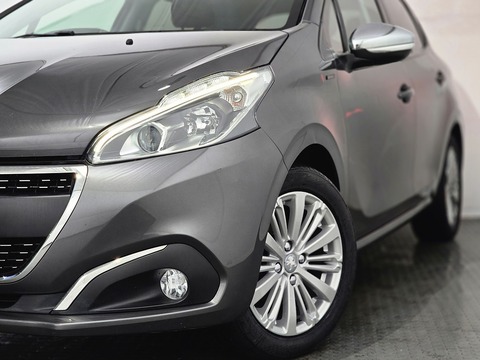 1.2 PureTech Signature Hatchback 5dr Petrol Manual Euro 6 (s/s) (82 ps)