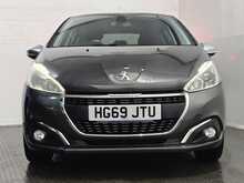 Peugeot 208 PureTech Signature 