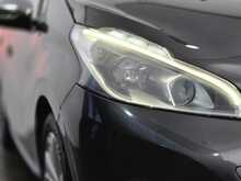 Peugeot 208 PureTech Signature 