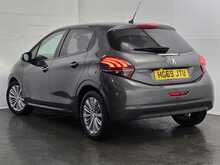 Peugeot 208 PureTech Signature 