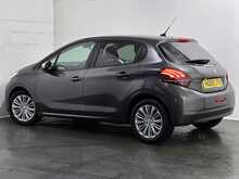 Peugeot 208 PureTech Signature 