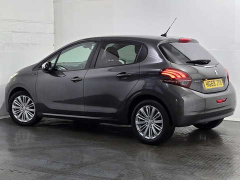 1.2 PureTech Signature Hatchback 5dr Petrol Manual Euro 6 (s/s) (82 ps)