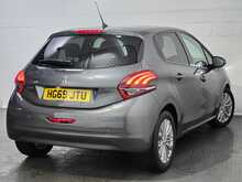 Peugeot 208 PureTech Signature 