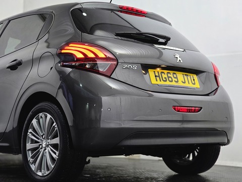 1.2 PureTech Signature Hatchback 5dr Petrol Manual Euro 6 (s/s) (82 ps)